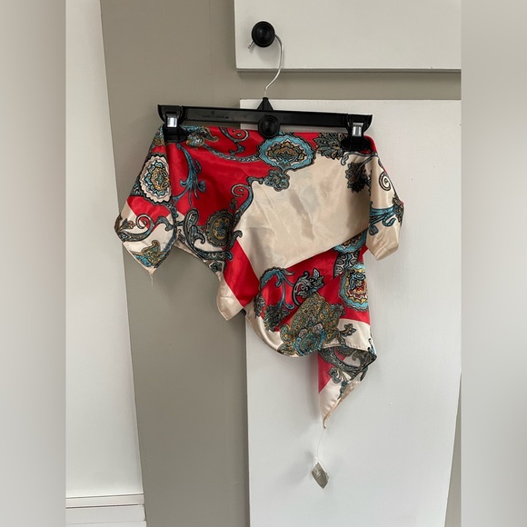 NWT SATIN PRINTED SCARF - Picture 2 of 11